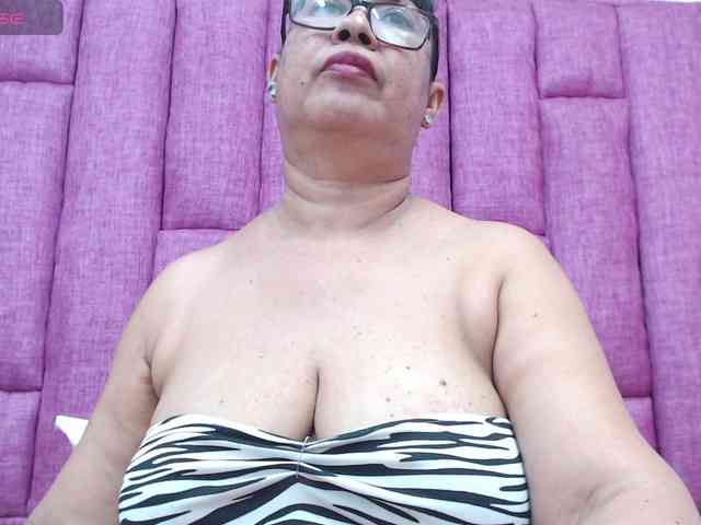 MilfPleasure1 webcam