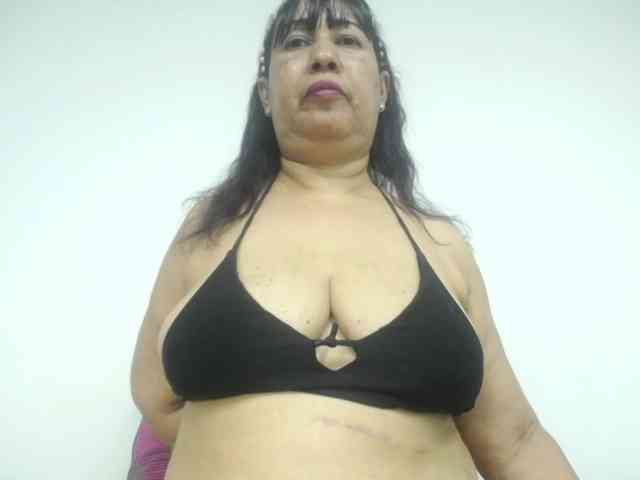 MilfPleasure1 webcam