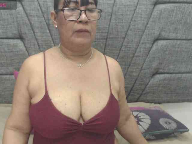 MilfPleasure1 webcam