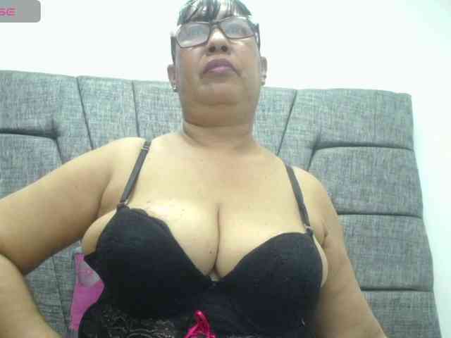 MilfPleasure1 webcam