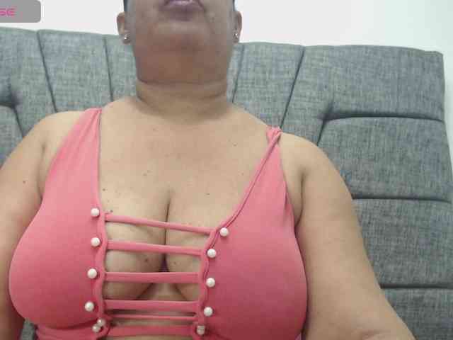 MilfPleasure1 webcam