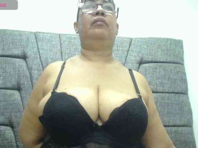 MilfPleasure1 webcam