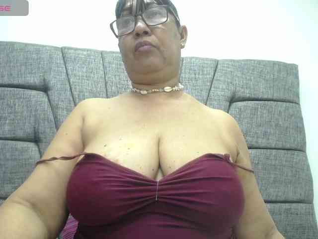 MilfPleasure1 webcam