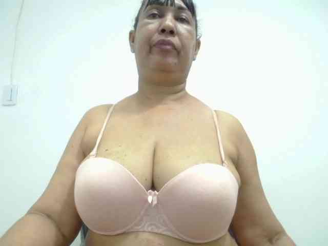 MilfPleasure1 webcam