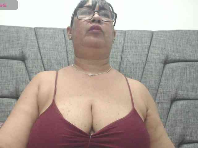 MilfPleasure1 webcam