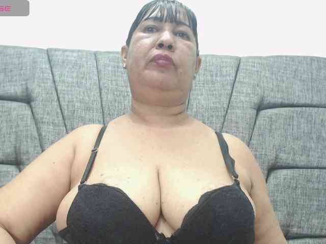 MilfPleasure1 webcam