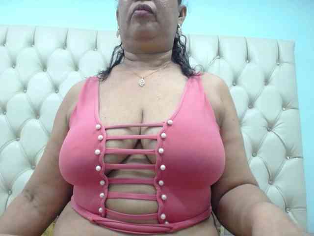MilfPleasure1 webcam