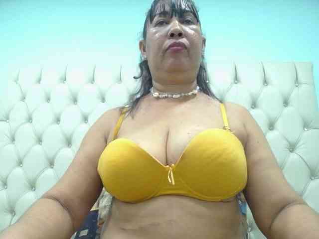 MilfPleasure1 webcam