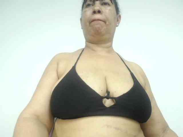 MilfPleasure1 webcam