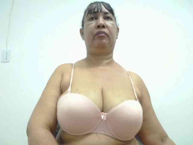 MilfPleasure1 webcam