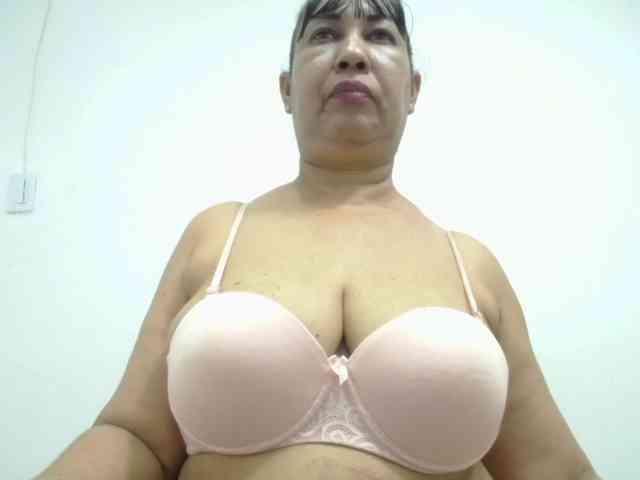 MilfPleasure1 webcam