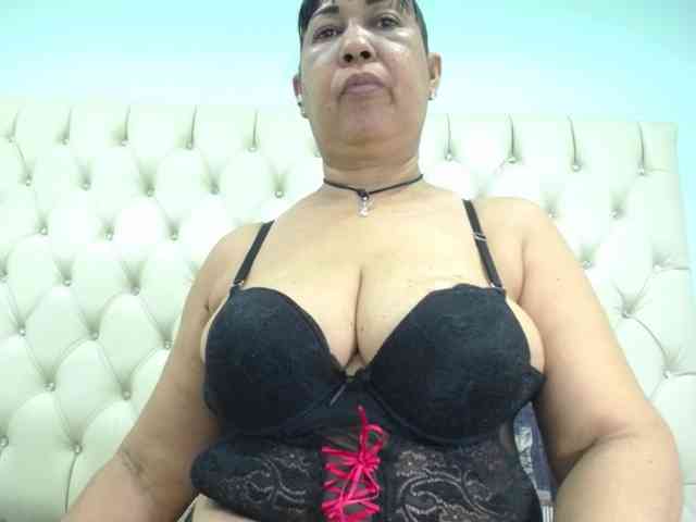 MilfPleasure1 webcam