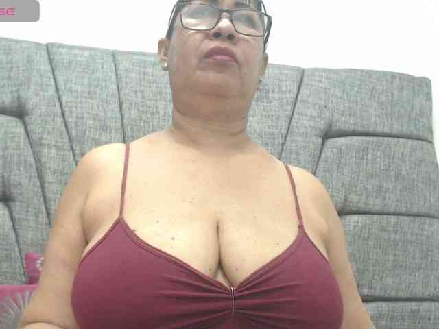 MilfPleasure1 webcam