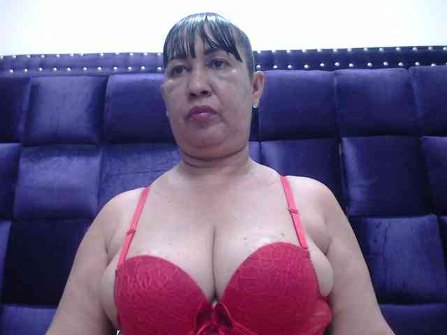 MilfPleasure1 webcam
