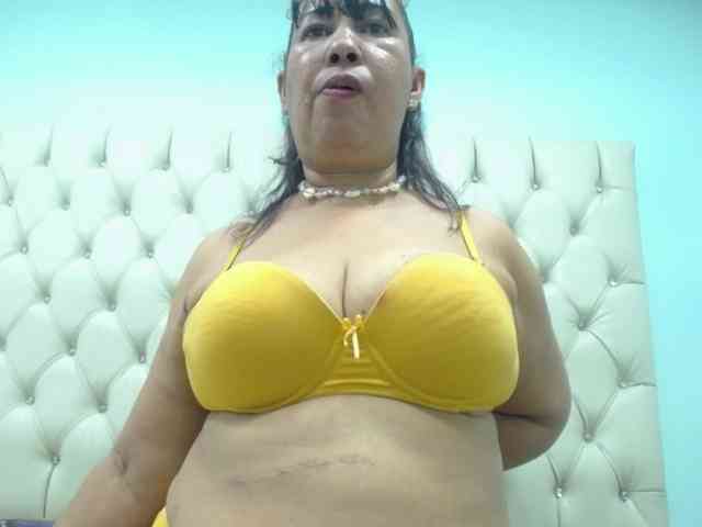 MilfPleasure1 webcam