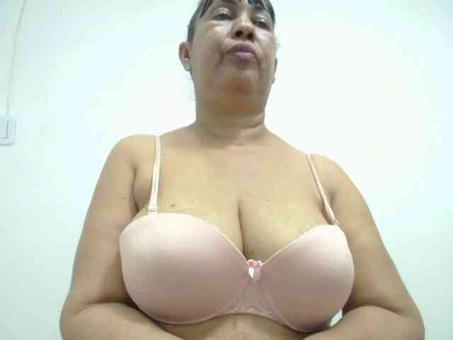 MilfPleasure1 webcam