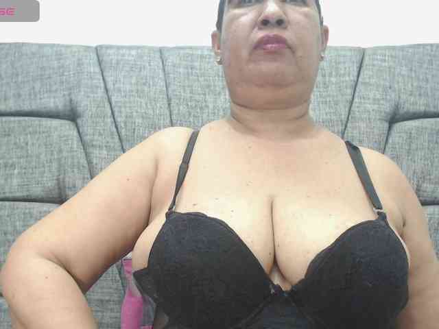 MilfPleasure1 webcam