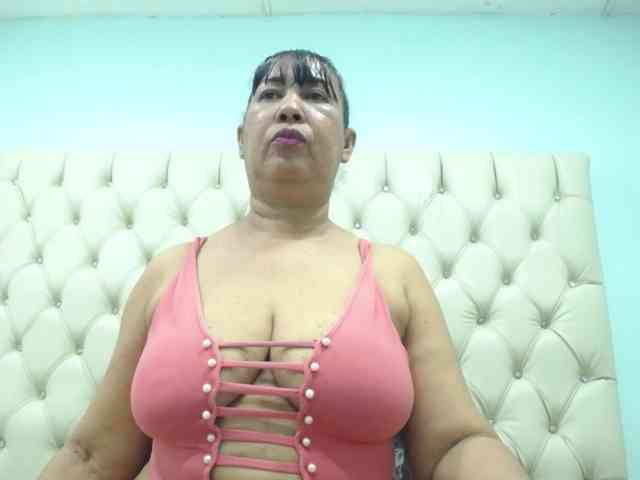 MilfPleasure1 webcam