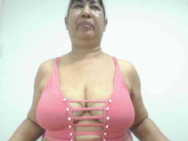 MilfPleasure1 webcam