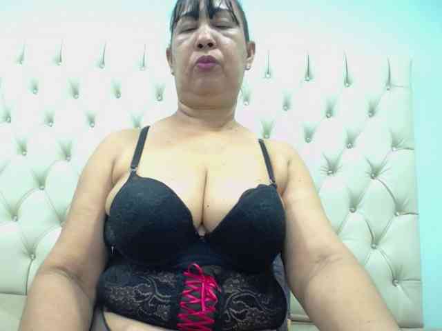 MilfPleasure1 webcam