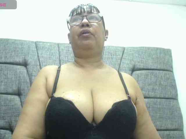 MilfPleasure1 webcam