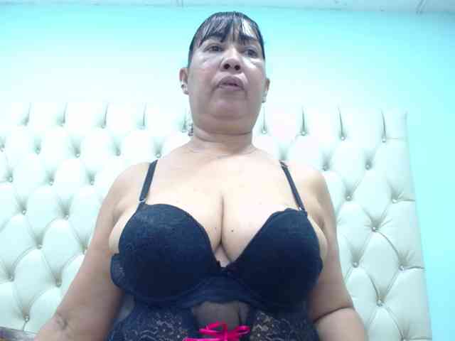 MilfPleasure1 webcam