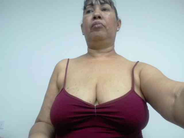 MilfPleasure1 webcam