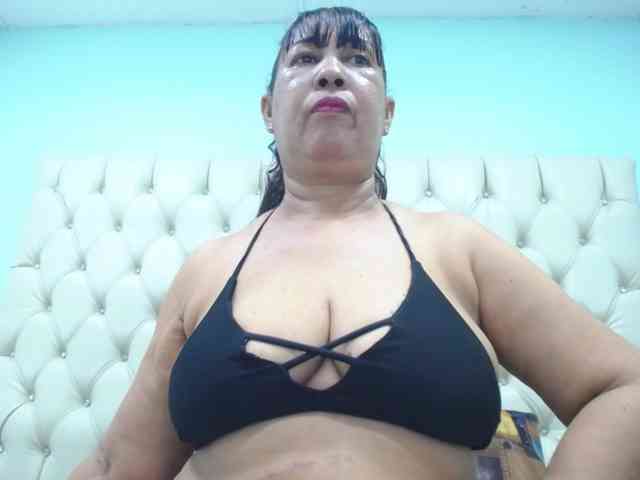 MilfPleasure1 webcam