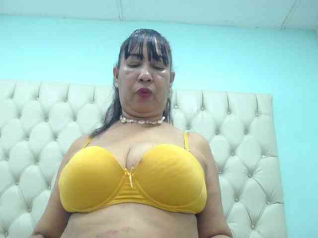 MilfPleasure1 webcam