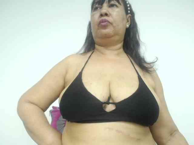 MilfPleasure1 webcam