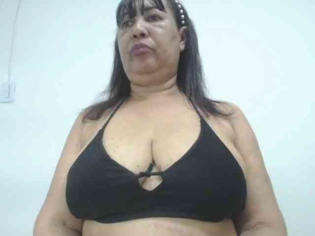 MilfPleasure1 webcam