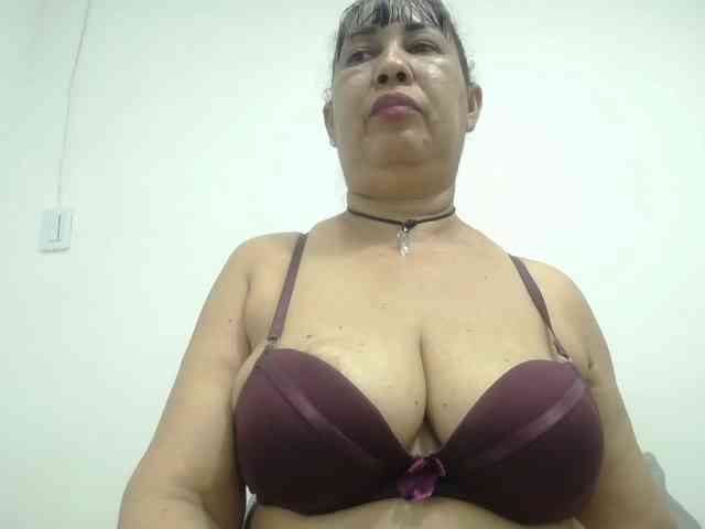 MilfPleasure1 webcam