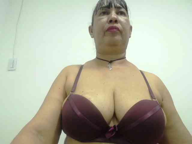 MilfPleasure1 webcam