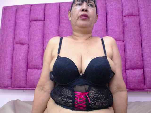 MilfPleasure1 webcam