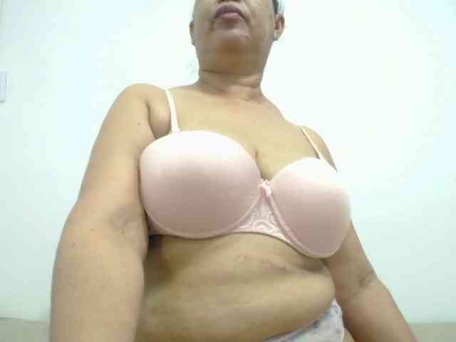 MilfPleasure1 webcam