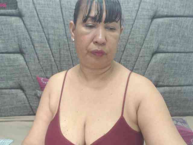 MilfPleasure1 webcam