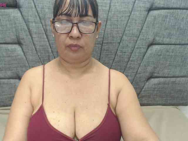 MilfPleasure1 webcam