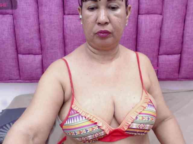 MilfPleasure1 webcam