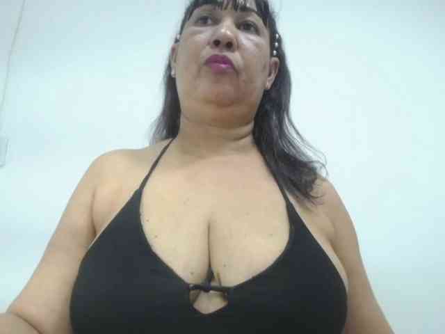 MilfPleasure1 webcam