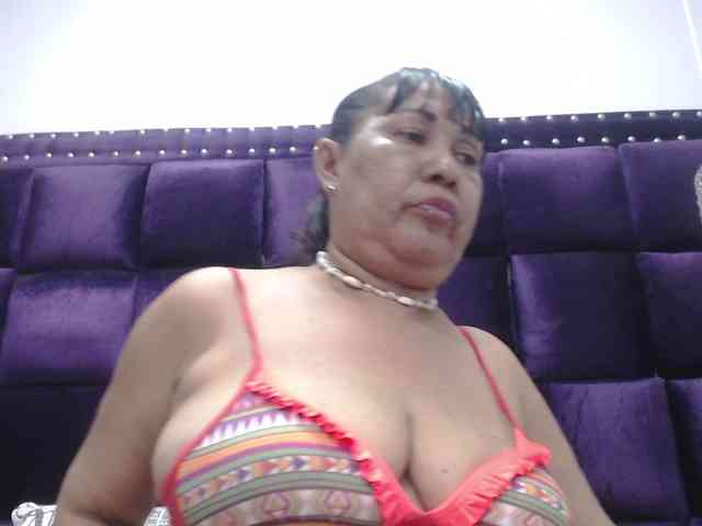 MilfPleasure1 webcam