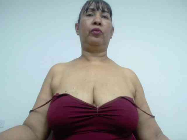 MilfPleasure1 webcam