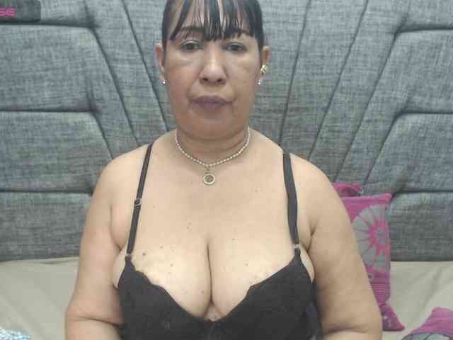 MilfPleasure1 webcam