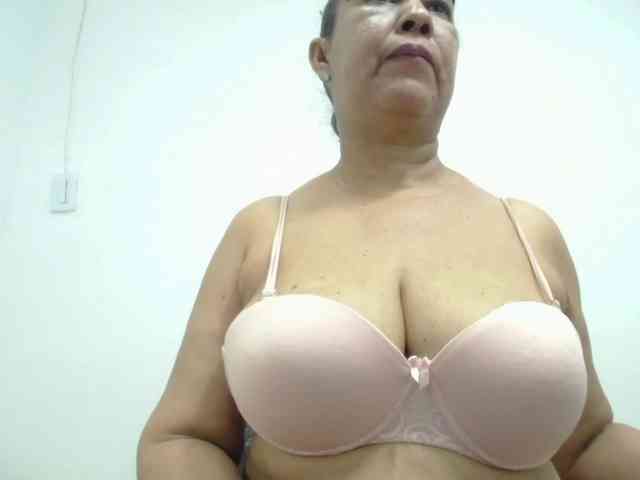 MilfPleasure1 webcam