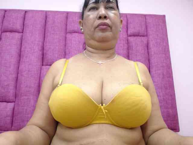 MilfPleasure1 webcam