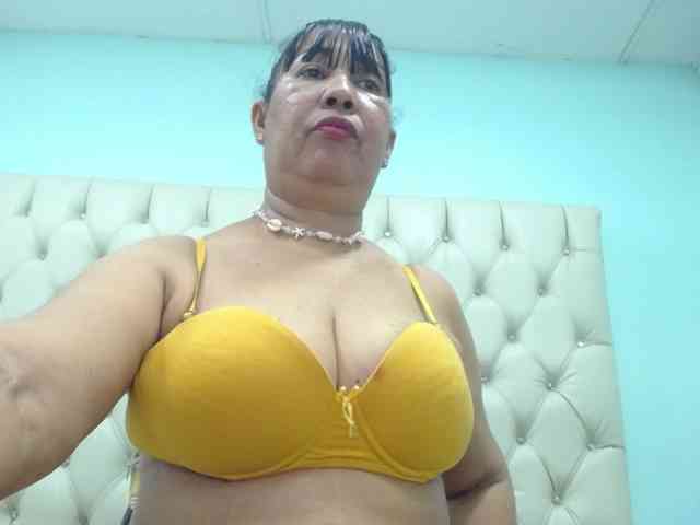 MilfPleasure1 webcam