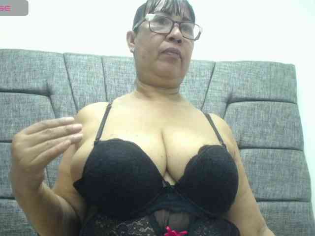 MilfPleasure1 webcam