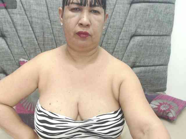 MilfPleasure1 webcam