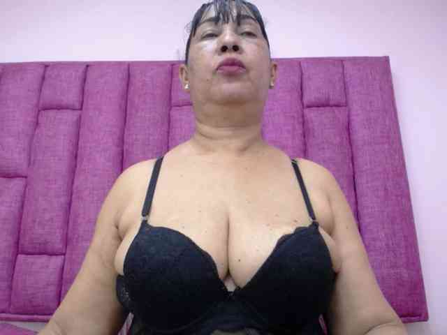 MilfPleasure1 webcam