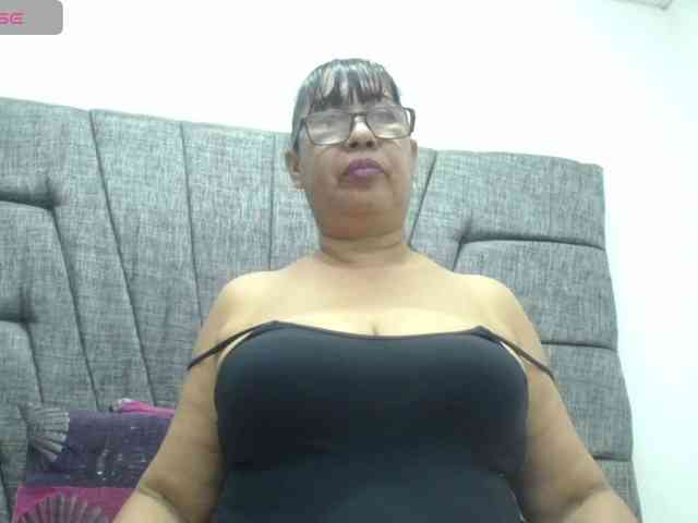 MilfPleasure1 webcam