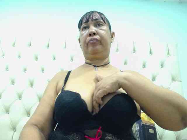MilfPleasure1 webcam